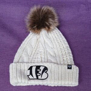 47 Brand Cream Knit Beanie with Brown Faux Fur Pom